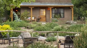 Comfort and serenity in the heart of Georgia O'Keeffe country. - Image 5