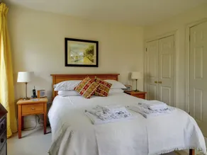 4 bedroom accommodation in Port Appin - Image 4