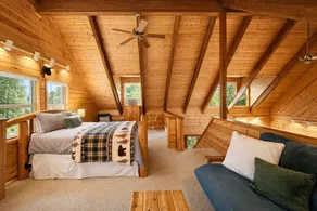 Chipmunk Lodge by NW Comfy Cabins - Image 3