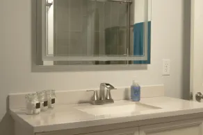 New Luxury Studio Suite. Superhost with 4.9 Stars on otherlisting sites.Sleeps 4 - Image 2