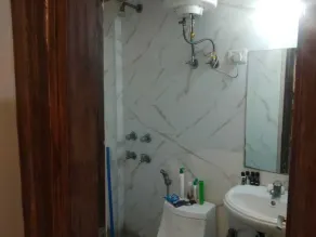 Studio apartment overlooking Select City Walk Mall - Image 2
