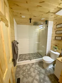 Hideout Home With 2 Minutes To Pool/ Beach and Ski Lift  - Image 3