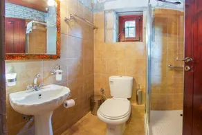 Crimson Villa - Deux Chambres Villa, Couchages 4 - Image 3