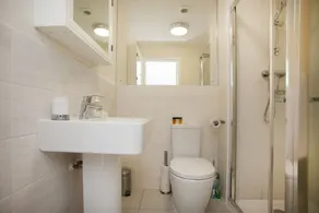 DBS Serviced Apartments - The Stretton - Image 3