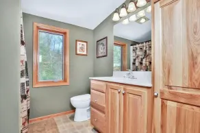 Beautiful 3BR 3BA Cabin on Pickerel Lake - Image 4