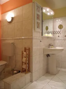Apartamento 'Ferienwohnung Mandelblüte' com vista para a montanha e Wi-Fi - Image 4