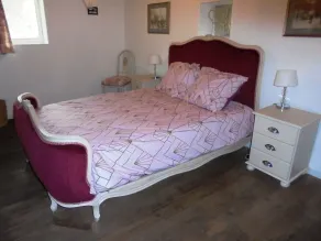 Casa rural de 2 dormitorios con carácter y espaciosa, capacidad para 4 personas con piscina dedicada - Image 4