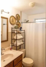 Beautiful Cottage on Large one Acre Private Lot - Image 3