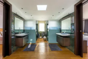 Designer villa med pool og fantastisk udsigt over bugten i Malaga - Image 3