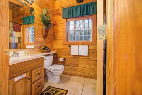 Dog-friendly log cabin with private hot tub & in-room Jacuzzi - Image 5