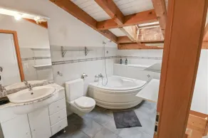 Pretty duplex with pool - Image 2