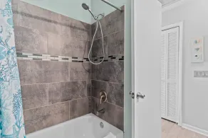 Condo Oceanfront, 2 chambres, 2. 5 salles de bain, piscine intérieure chauffée et piscines extérieures - Image 4