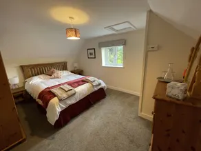 Semi-detached cottage set on the banks of the River Severn near to Ironbridge - Image 3