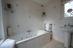 Pendragon House Overlooks Crooklets Beach in Bude with parking for 5 cars. - Image 3