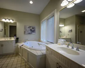 Galena's Premier Lakeview 6 BR/5.5 BA Executive Home; Can rent as 4, 5 or 6 BR - Image 3