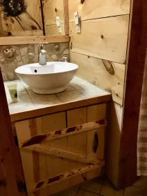 Stunning Door County Cabin In The Woods, Wi-Fi, Firepit, Fireplace, Game Room - Image 3