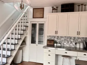 Hanks Farm 🖤- Sleeps 5, 1930s farm 1.5 acres ,Charming Cozy ,Events, Pets ok - Image 2