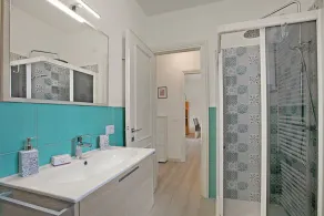 Elizabeth House-100m lake & priv parking - Happy Rentals - Image 4