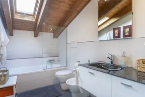 GuestHost - Attic in the green with Parking and Wifi / AC - Image 4
