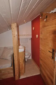 Duplex with Savoyard chalet decoration, ski-in/ski-out, 6 persons - Image 3