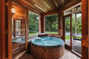 LE CHATEAU - POOL, Terrigal, Sleeps 18, Heated Spa, 8 Bedrooms, Acreage stay - Image 2