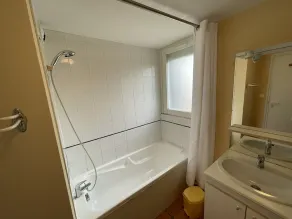 Appartement spacieux avec animaux admis et parking gratuit - FR-1-787-18 - Image 3