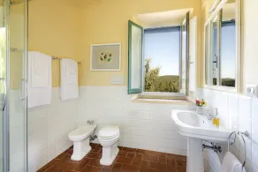 Charming Farmhouse with Private Pool among Vineyards - Image 5