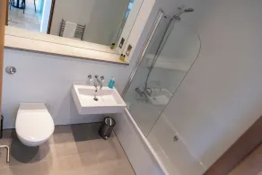 1 Bed- Pureserviced 13 Brewhouse - Image 2