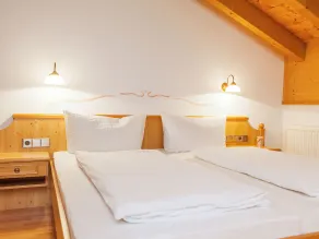 (4) Giebelstüberl -1-Zimmer Appartement , ca. 30qm, 1-2 Personen, Wohn/Schlafraum, Kochnische, Balkon - Image 5