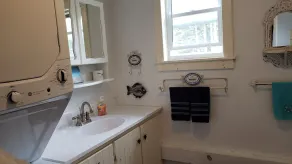 Bay of Fundy Seaside Cottage - Image 2