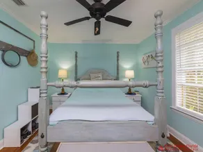 Excellent Location ~ Island Surf Cottage ~ Sleeps 4 - Image 5