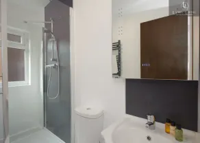 Leicester's Lyter living Serviced apartments Opposite Leicester Railway Station - Image 2