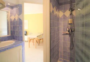 Studio cabine dans une résidence avec piscine plage à pied GASSIN - Image 2