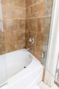 1 BR - Parking - Amazing View Nearby! - Image 4