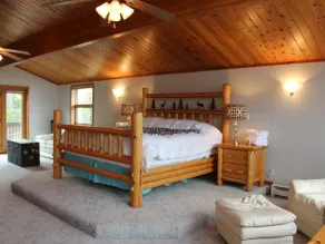 Hubbard Lake Waterfront Property 4 Bed / 4 Bath - 4400 sq ft - Image 2