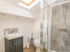 THE CROFT, romantic, character holiday cottage in Chorley - Image 2