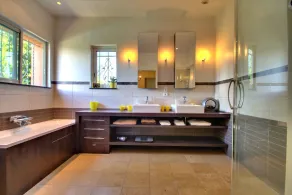 Charmante Villa mit Pool und Meerblick, ideal für Familie oder Freunde - Image 3