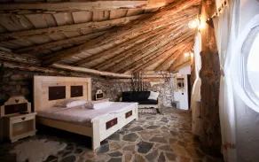 Unique, epic and organic IN HILL hobbit cottages - \" The chambers of the realm \" - Image 5