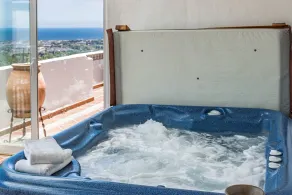 Lag - Spacious Townhouse With Private Jacuzzi - Image 2
