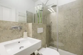 Casa Largo de Santo Antonio da Sé 8 - Image 2