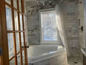 Smith's Lake House 4 bedroom, enjoy spectacular sunrises, 2 bathroom, built 2021 - Image 4