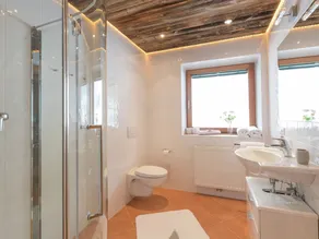 Unique Chalet in the Center of Elmau Near the Ski Lift - Image 2