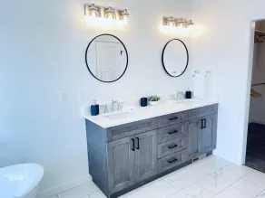Homeport- Luxury Waterfront Home w/ Hot Tub and Game Room - Image 4