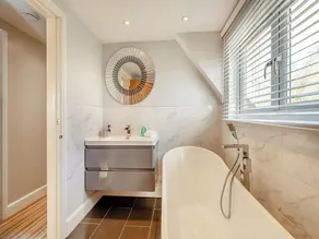 Brittons Hill Cottage - Image 3