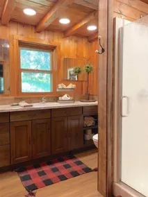 Rustic Mountain Cabin- Mountain Views, close to hiking and fishing - Image 3