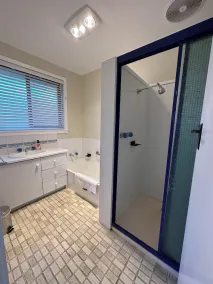 Central Sunbury home with top-hill views, high speed NBN and Netflix ready - Image 3