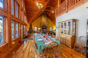 Secluded ski chalet, hot tub, EV charger, 3 kings - Image 2
