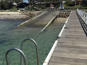 Très moderne et confortable, très proche de la rampe de mise à l'eau, de la baie et de la plage! - Image 2
