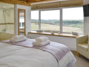 2 bedroom accommodation in Heasley Mill, near South Molton - Image 4
