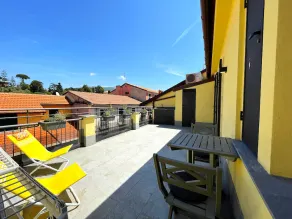 \"SUN\" Penthouse downtown ten minutes from beaches - Image 4